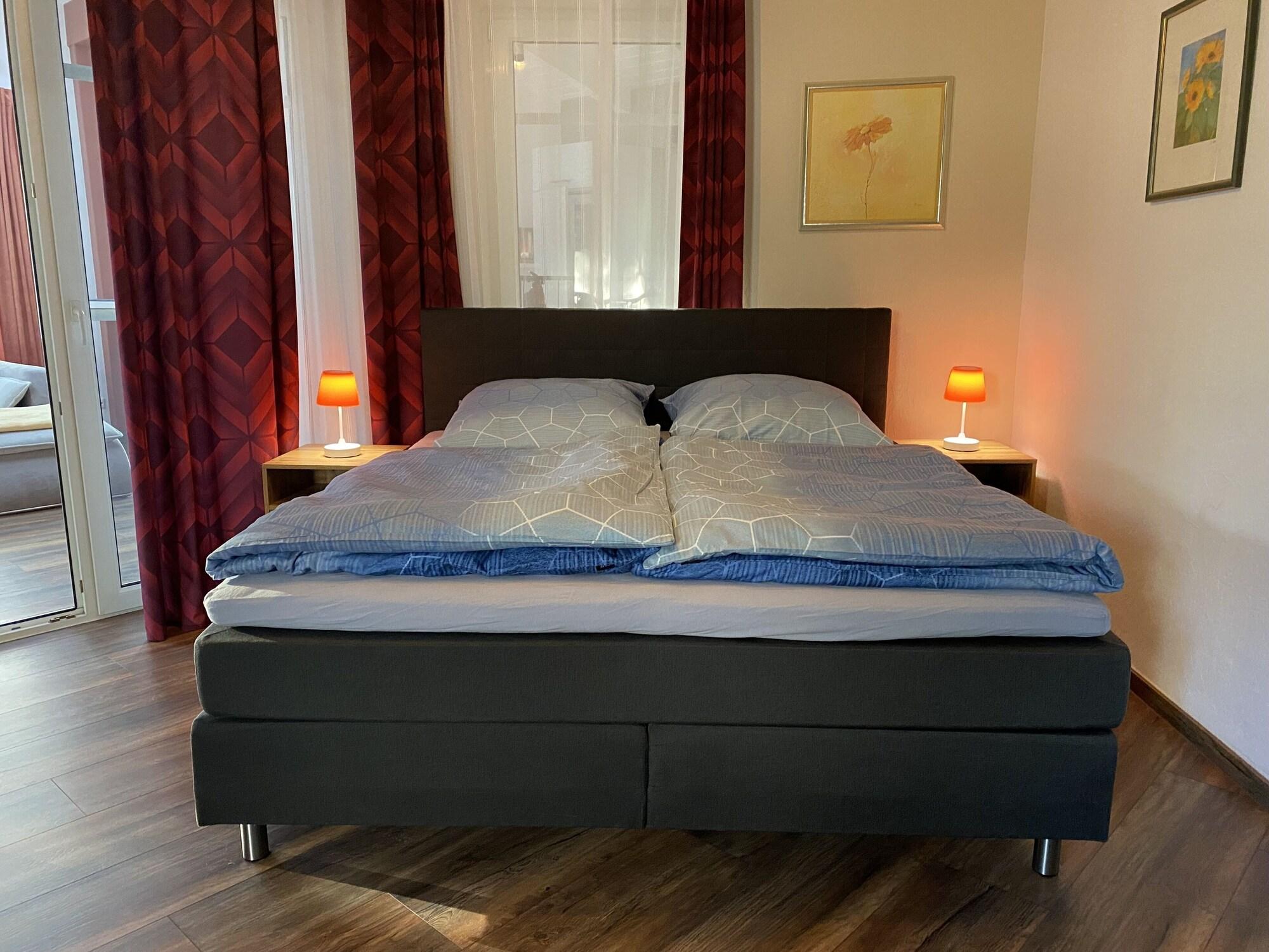 Moderne Ferienwohnung mit Kamin u Garten im EG 100qm Nähe Weser und Golfplatz — 4-Star Luxury Hotel in Achim, Germany
