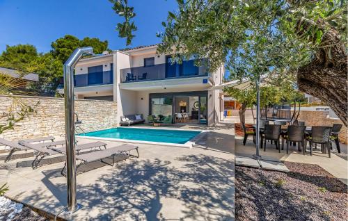 Cozy Home In Fazana With Kitchen — 4-Star Luxury Hotel in Fazana, Croatia