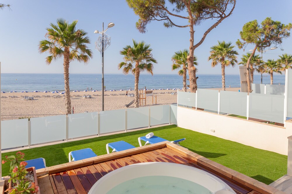 Suites at Sea — 4-Star Luxury Hotel in Villajoyosa, Spain