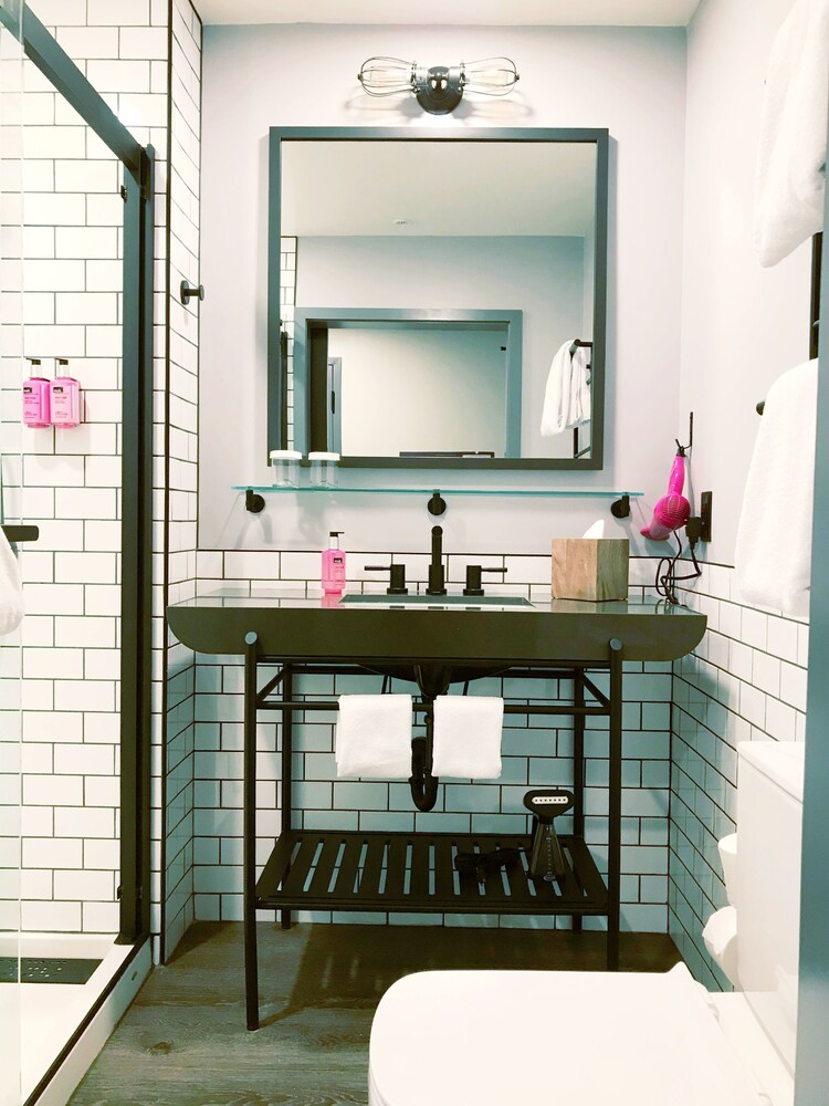Moxy Atlanta Midtown - photo 33
