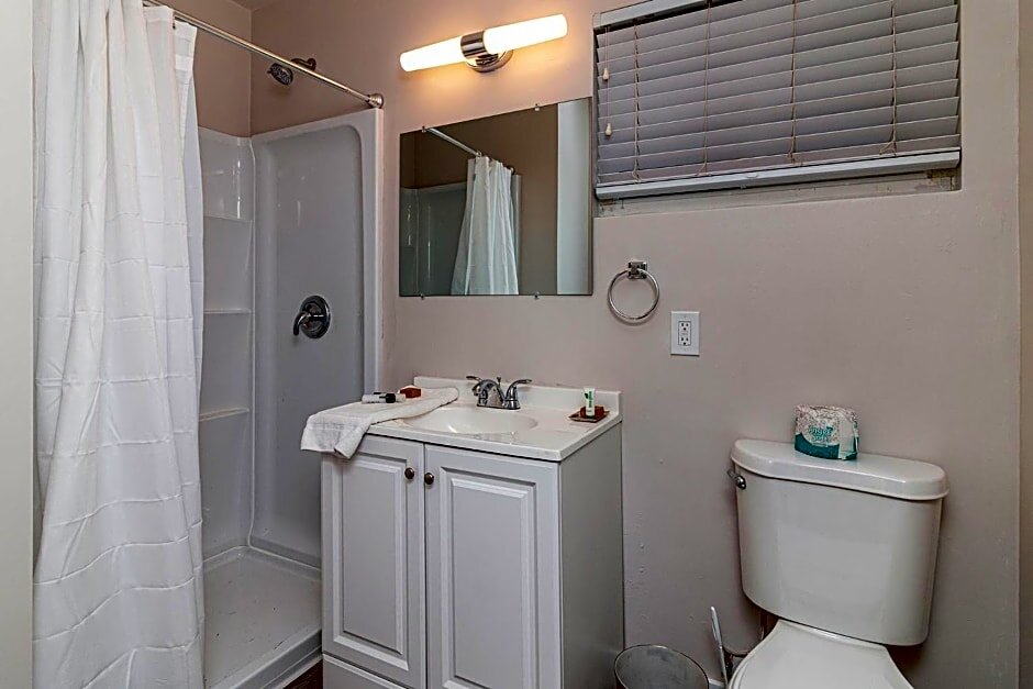 Burbank Inn - photo 7