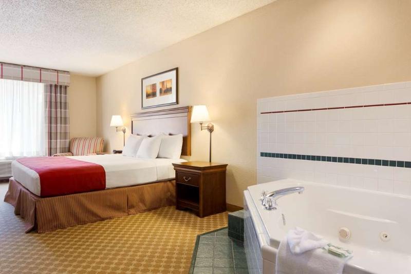 Country Inn & Suites by Radisson Nevada MO - photo 19
