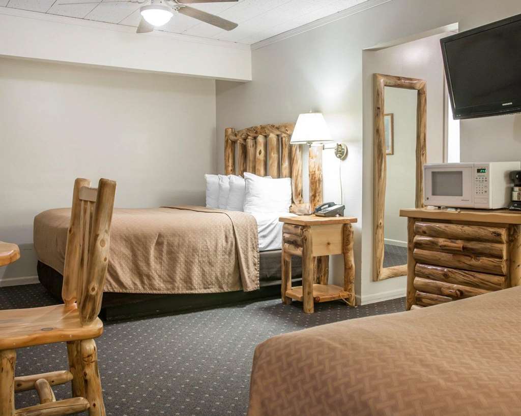 Quality Inn & Suites Mackinaw City Beachfront - photo 23