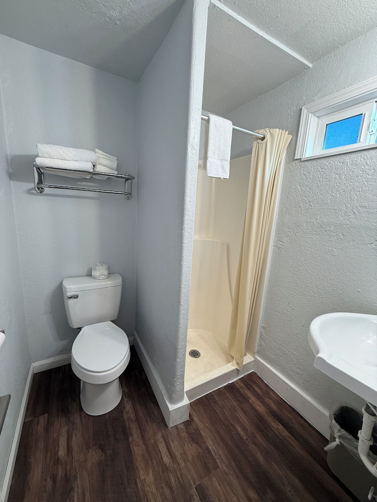 Budget Inn Bend by OYO - photo 44
