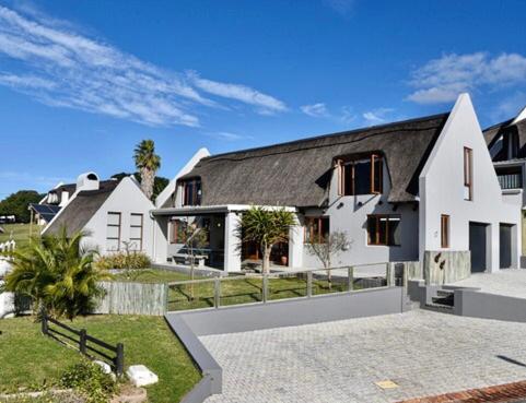 Riverview — 4-Star Luxury Hotel in None, South Africa