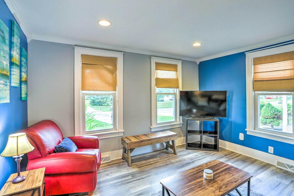 Sweetwater Hideaway Blocks to Lake Erie in Port Clinton, United States