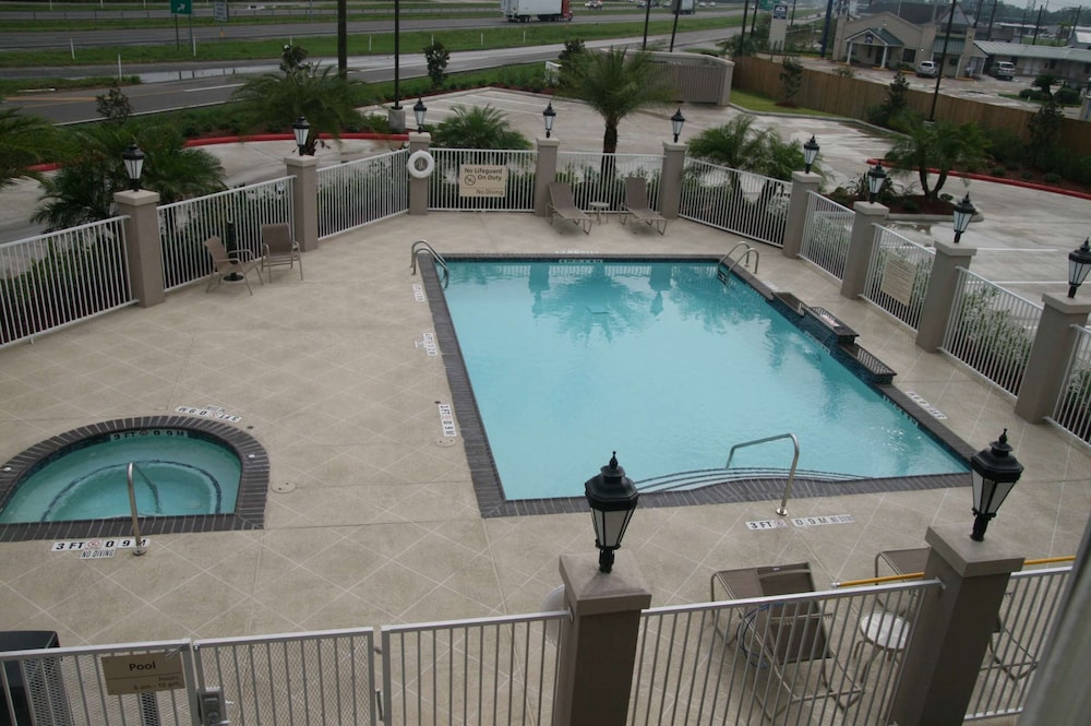 Hampton Inn Orange - photo 11