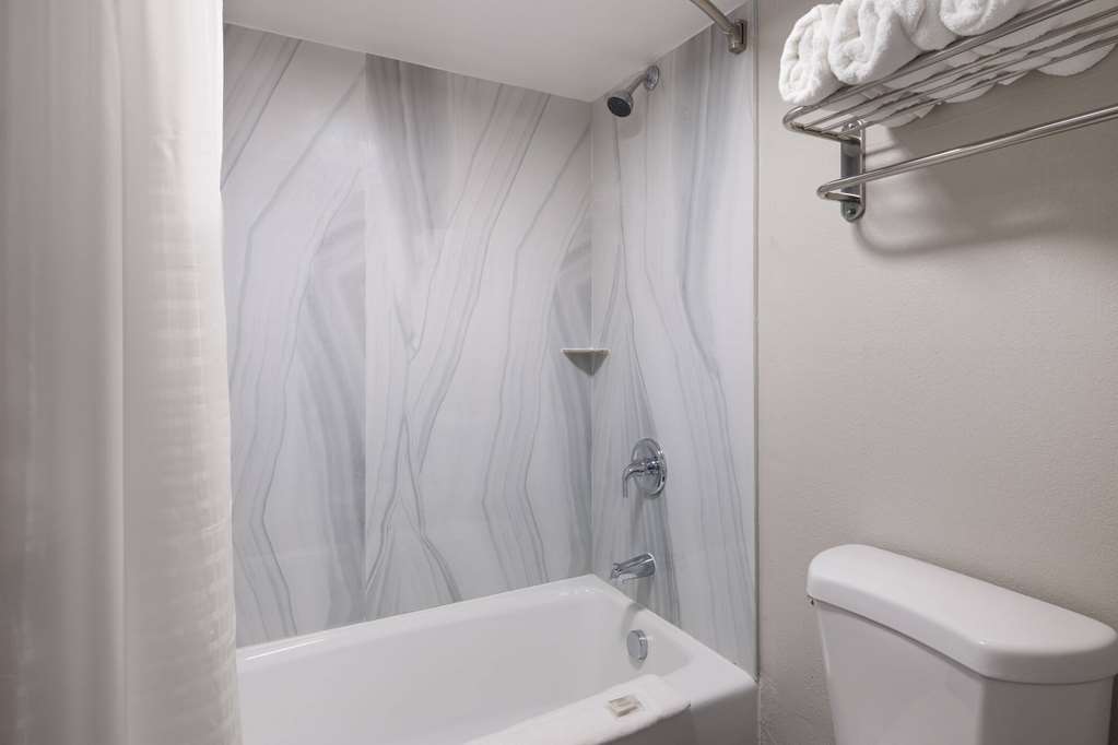 Days Inn by Wyndham Montgomery I 85 - photo 19