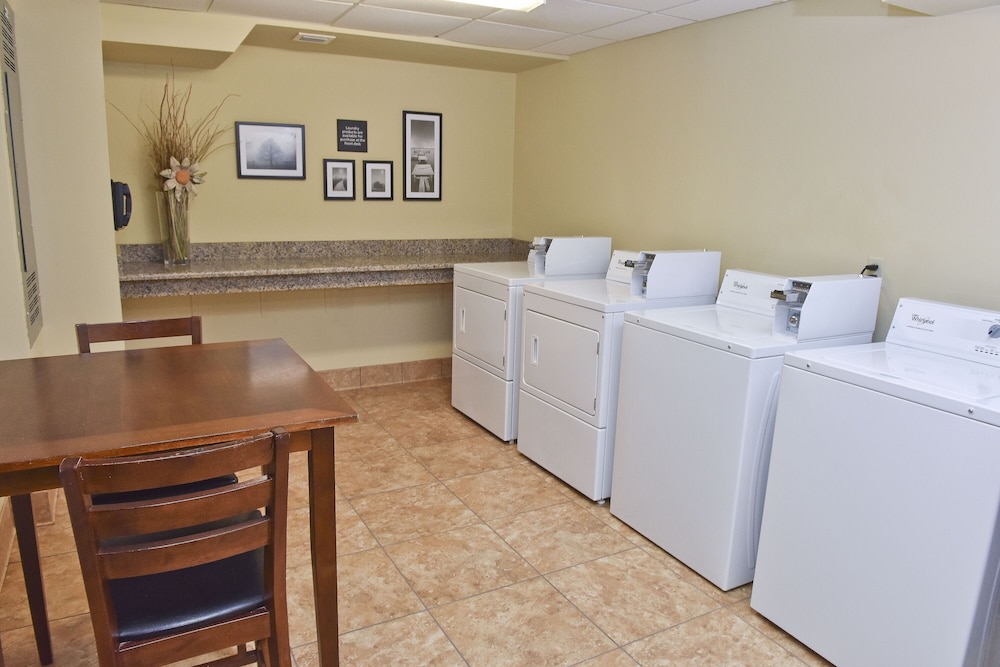 Holiday Inn Express & Suites Columbus North by IHG - photo 14