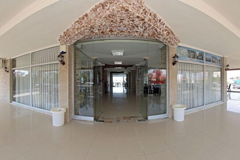 Adahan Hotel — Menderes — photo 2