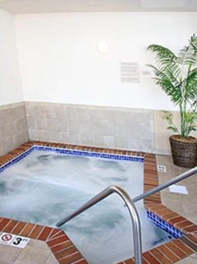 GrandStay Residential Suites Hotel - photo 26