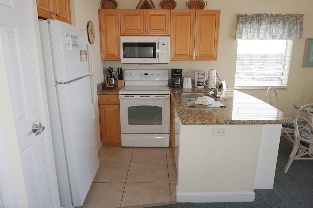 Boca Ciega Resort - photo 8
