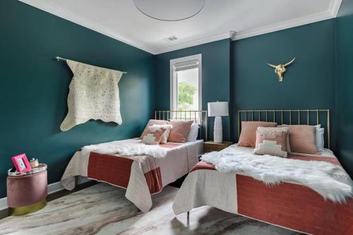 Relax into Urban Chic at a Textured East Nashville — 4-Star Luxury Hotel in Nashville, United States