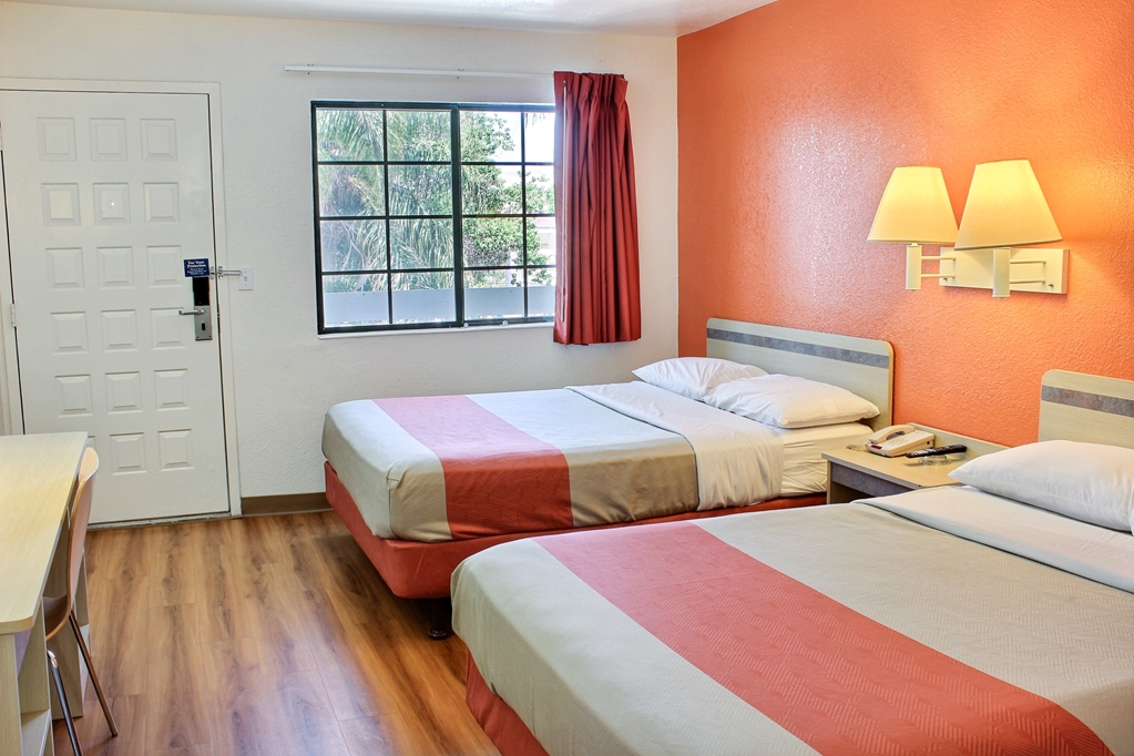 Motel 6 Coalinga CA East - photo 17