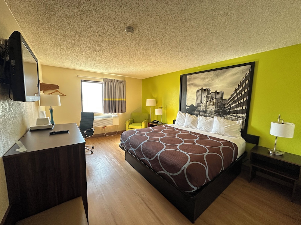 Super 8 by Wyndham Farmville - featured photo