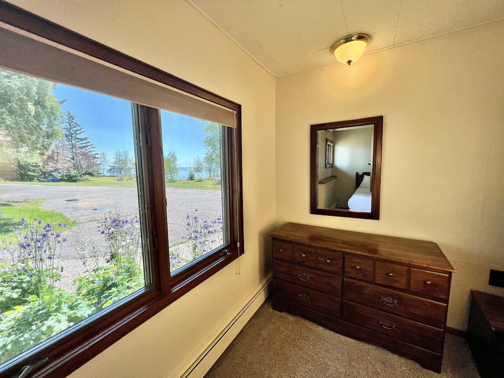 Thomsonite Beach Inn - photo 24