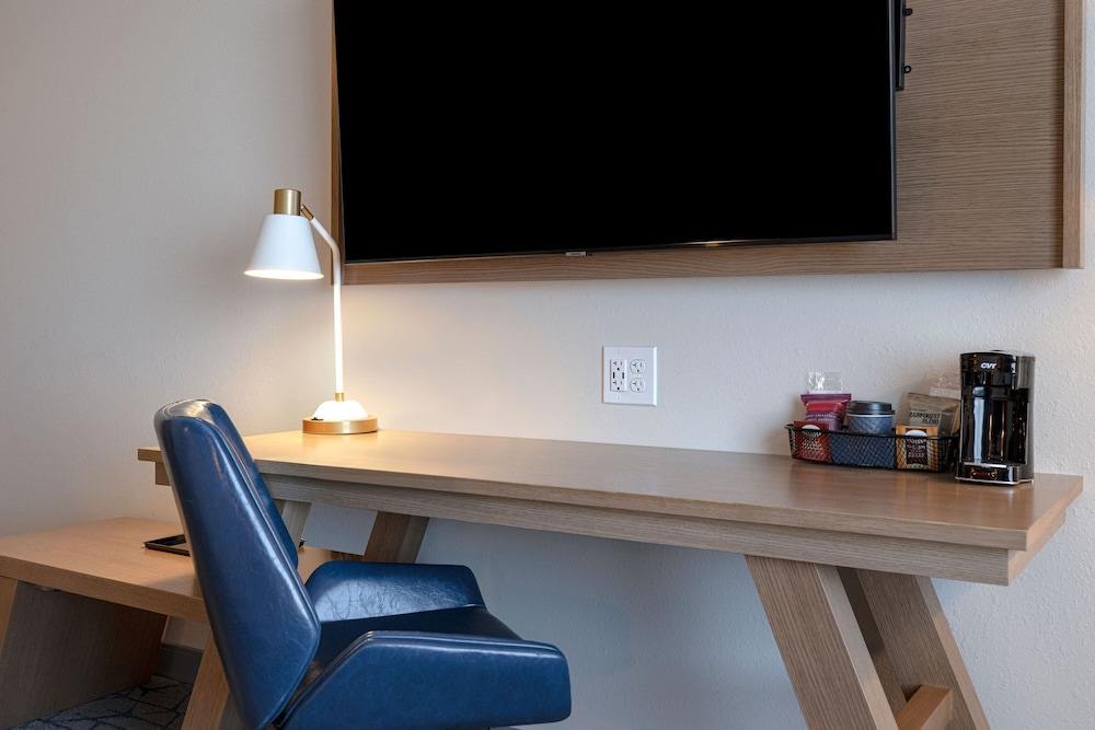 Fairfield Inn & Suites by Marriott Denver Airport at Gateway Park - photo 16