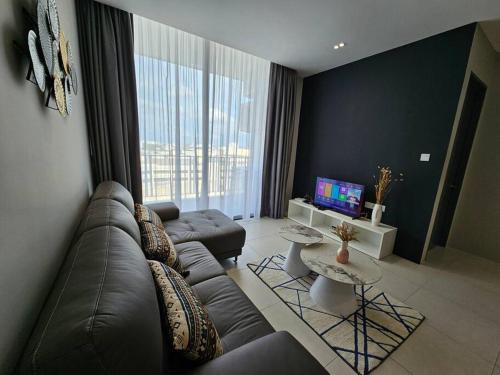Kuching Podium Opposite Mall 3BR free parking with Pool A3 — 4-Star Luxury Hotel in Kuching, Malaysia