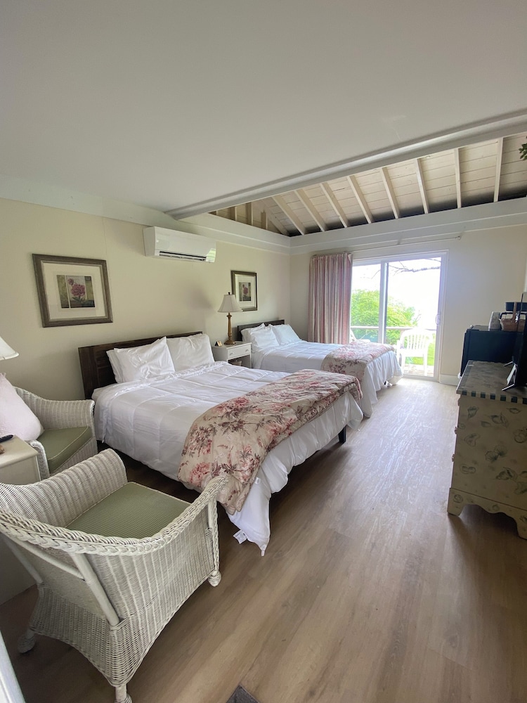 The High Tide Inn - photo 30