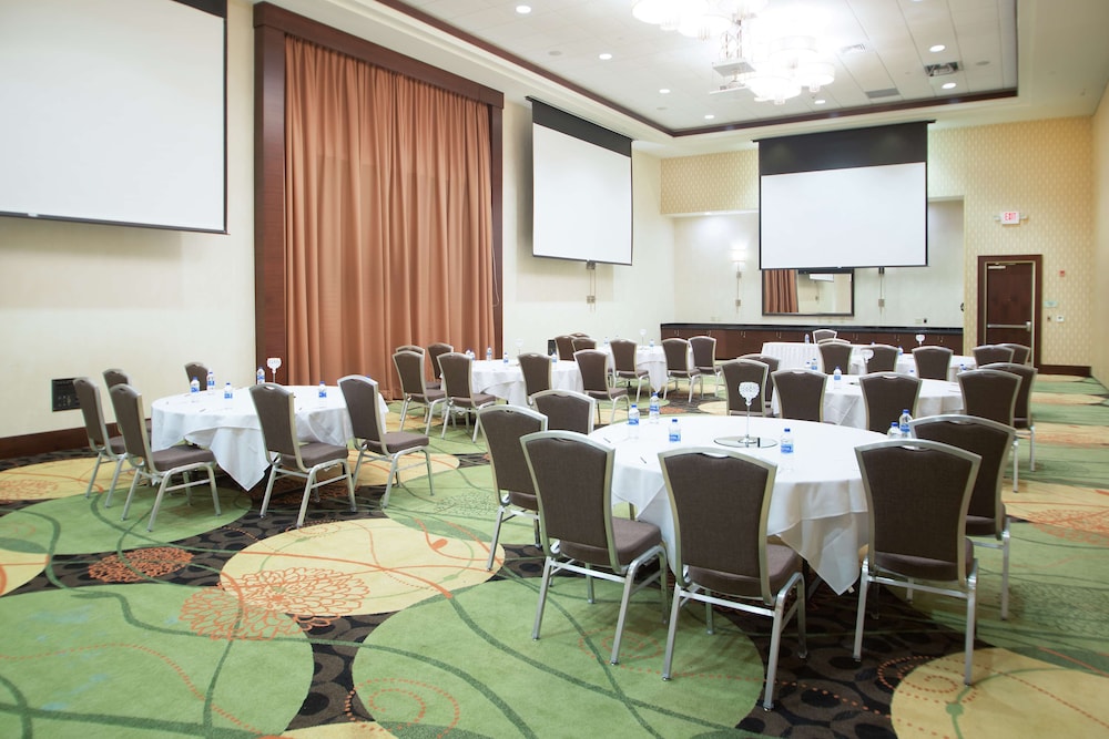 Embassy Suites by Hilton Fayetteville Fort Bragg - photo 42