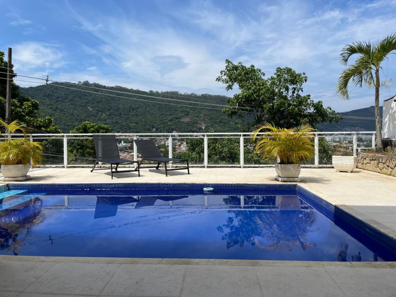 Casa Com Vista Pro Cristo Redentor — 4-Star Luxury Hotel in Niteroi, Brasil