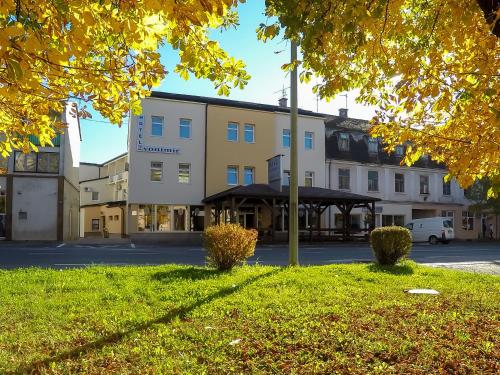 Hotel Zvonimir — hotel in Otocac