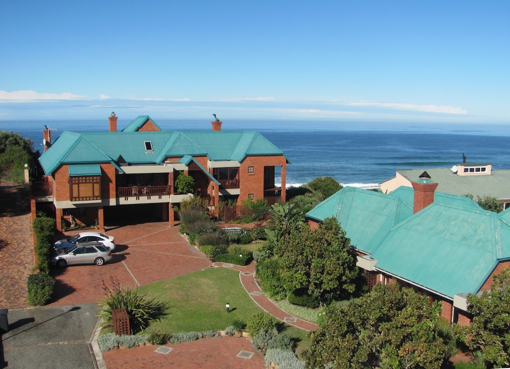 Dolphin Dunes Guest House — 4-Star Luxury Hotel in George, South Africa