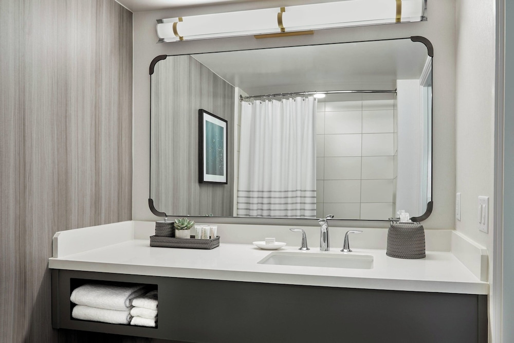 Westdrift Manhattan Beach Autograph Collection by Marriott - photo 33