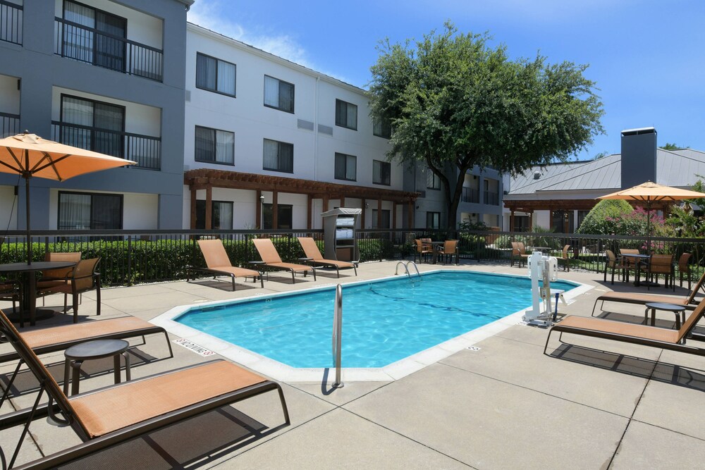 Courtyard By Marriott Dallas DFW Airport North Irving - photo 16
