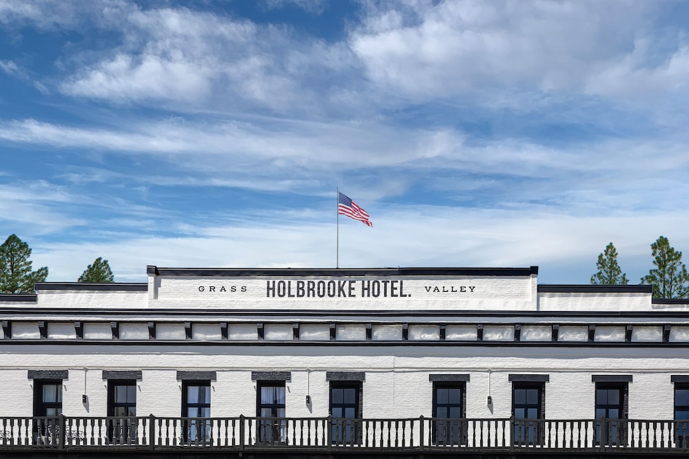Holbrooke Hotel - carbon neutral hotel in Grass Valley