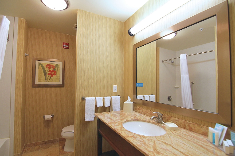Hampton Inn & Suites Grand Forks - photo 19