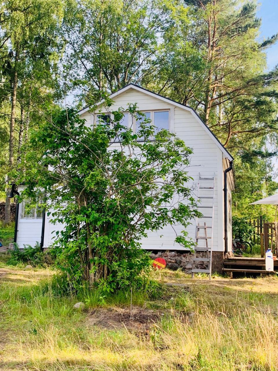 Charmig Stuga Av Rustik Stil I Stockholms Omrade in Stockholm, Sweden