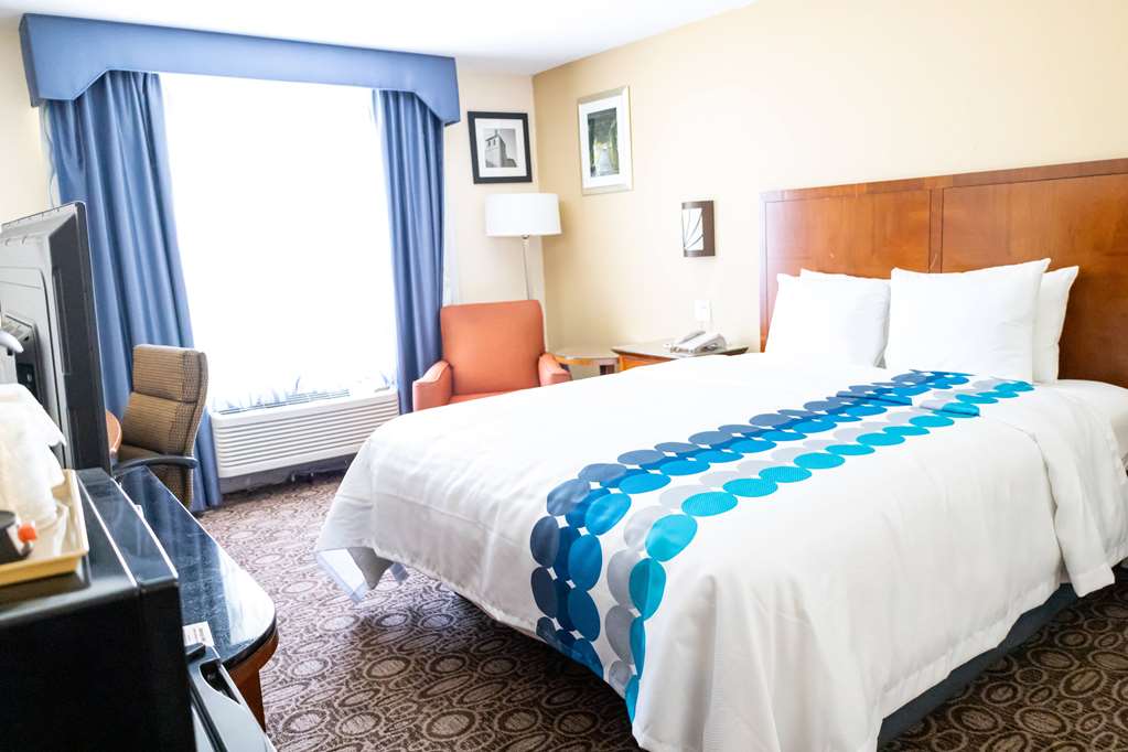 Days Inn By Wyndham College Park Atlanta Airport South - photo 14