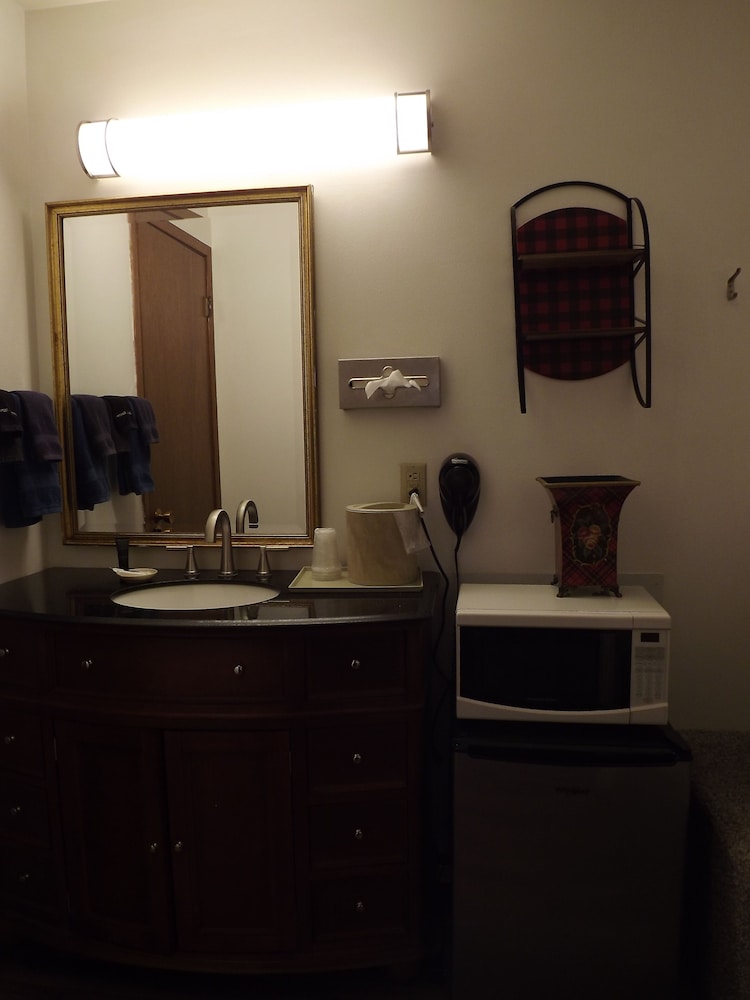 Crest Country Inn - photo 114