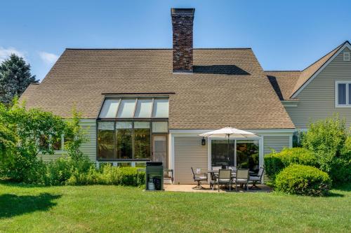 Lake and Beach Access Family Townhome in Laconia in Laconia, United States