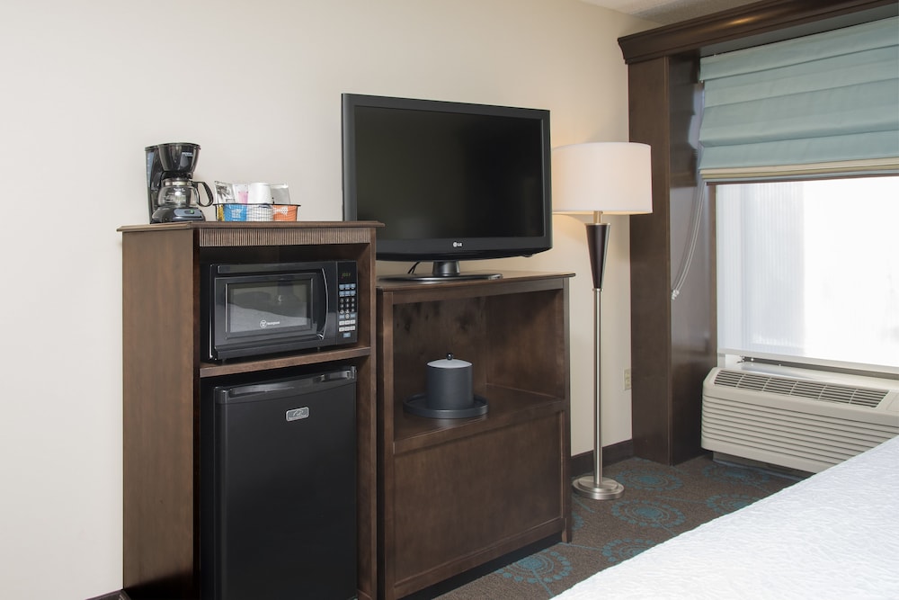Hampton Inn and Suites Kokomo - photo 27
