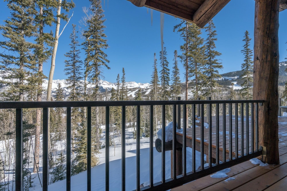 Hilltop Hideaway Expansive Views From This Private Estate Hot Tub Pool Table - photo 38