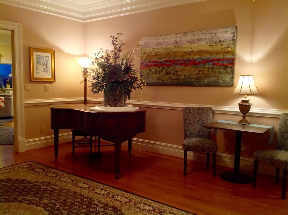 Skyline Vineyard Inn - photo 21
