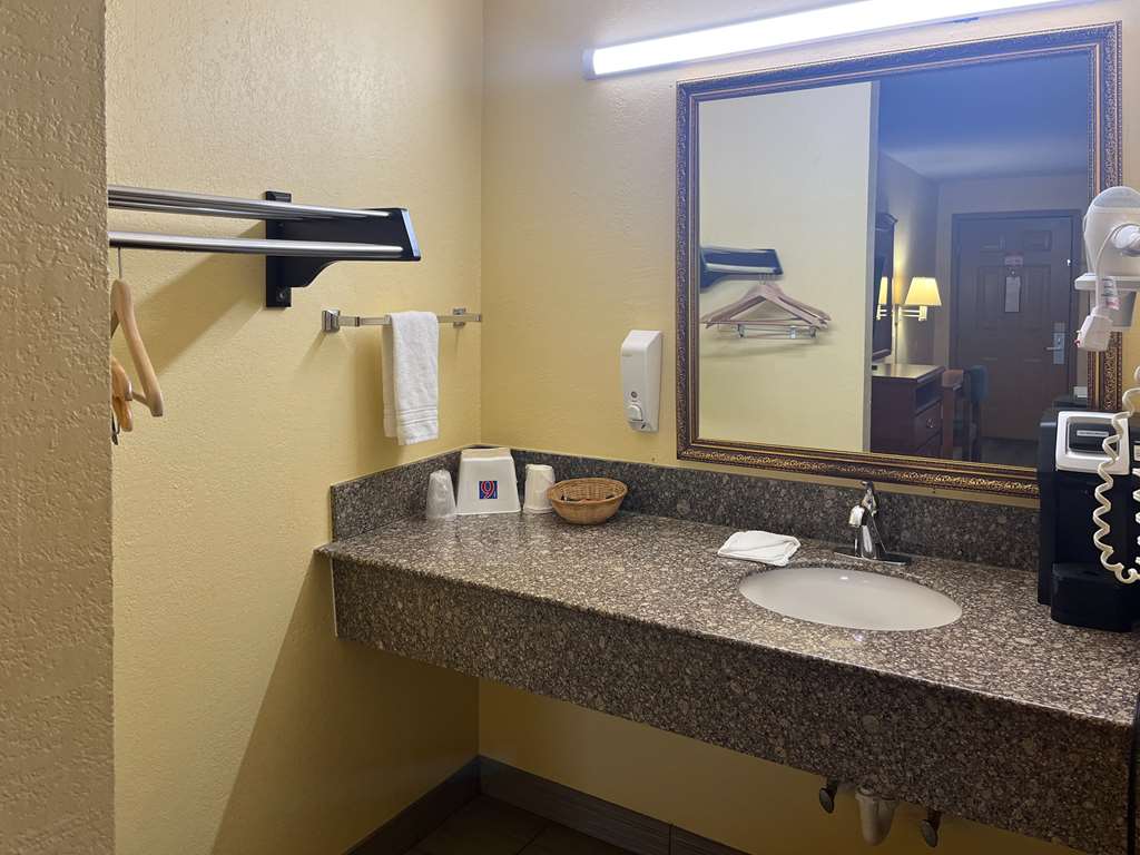 Motel 6 Morrilton AR - photo 6