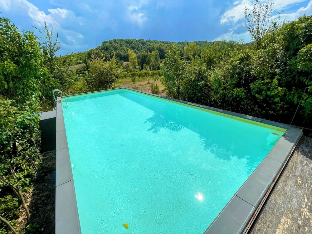 Umbrian Paradise Contains 5 Bedrooms With Private Pool and Stunning Views — 4-Star Luxury Hotel in Spoleto, Italy