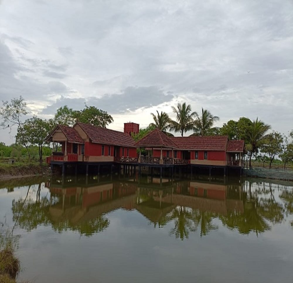 Velankanni Lake Resort — hotel in Negapatam