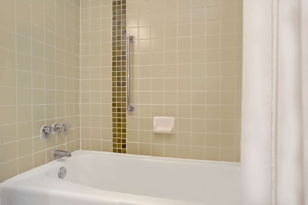 Ramada by Wyndham Reno Hotel and Casino - photo 18
