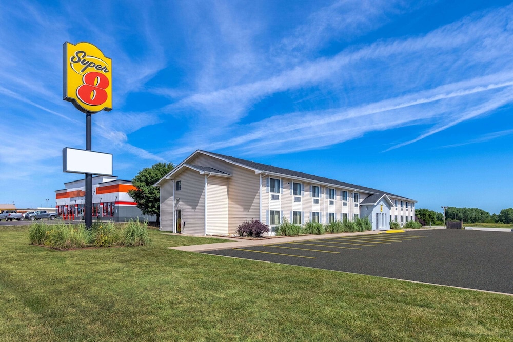 Super 8 by Wyndham El Dorado in El Dorado, United States