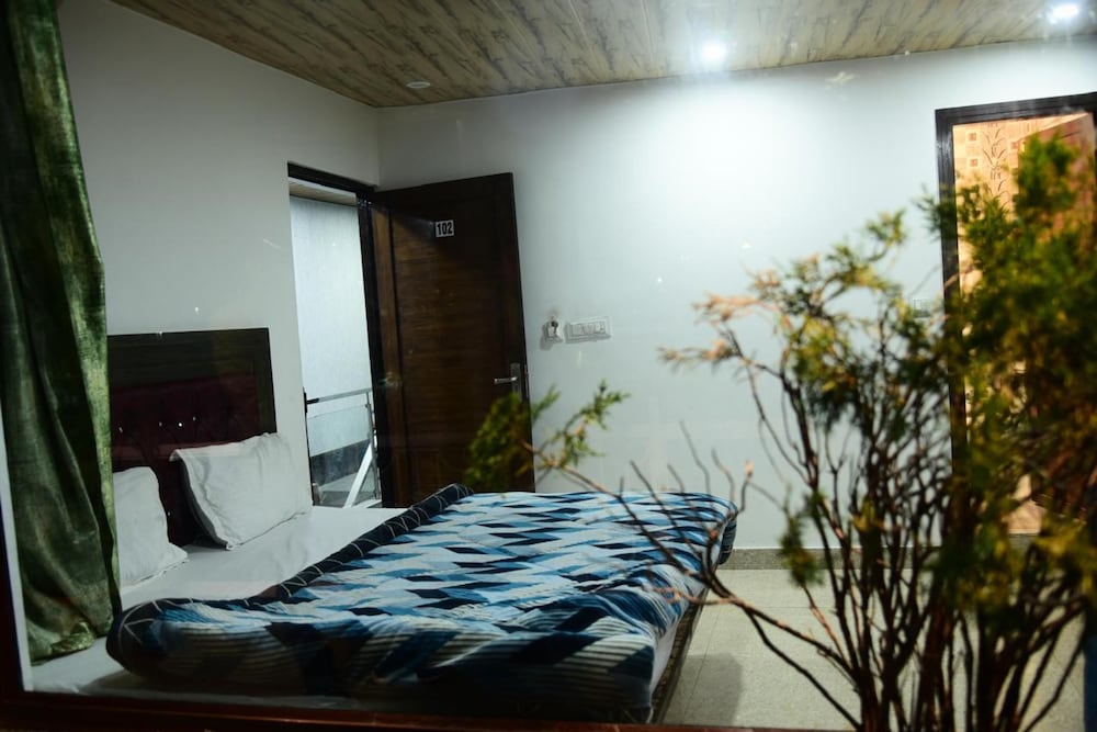 Aatithi Hotel By GRB in Meerut, India