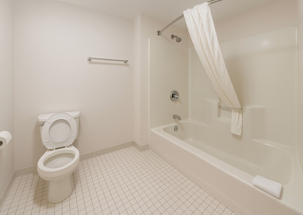 Great Lakes Inn - photo 22