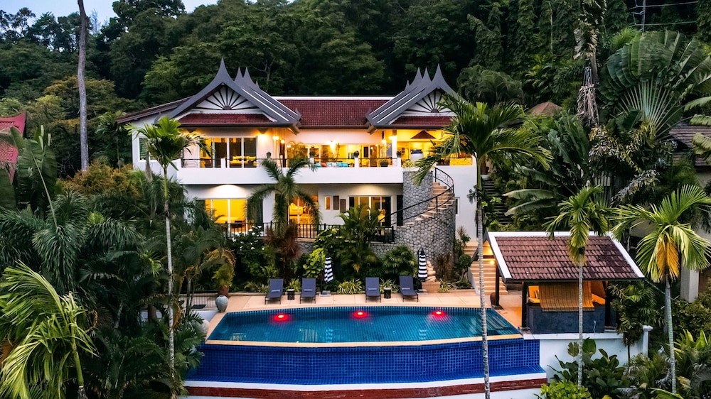 Kinnaree Grand Villa pool panoramic views maid — 4-Star Luxury Hotel in Phuket, Thailand