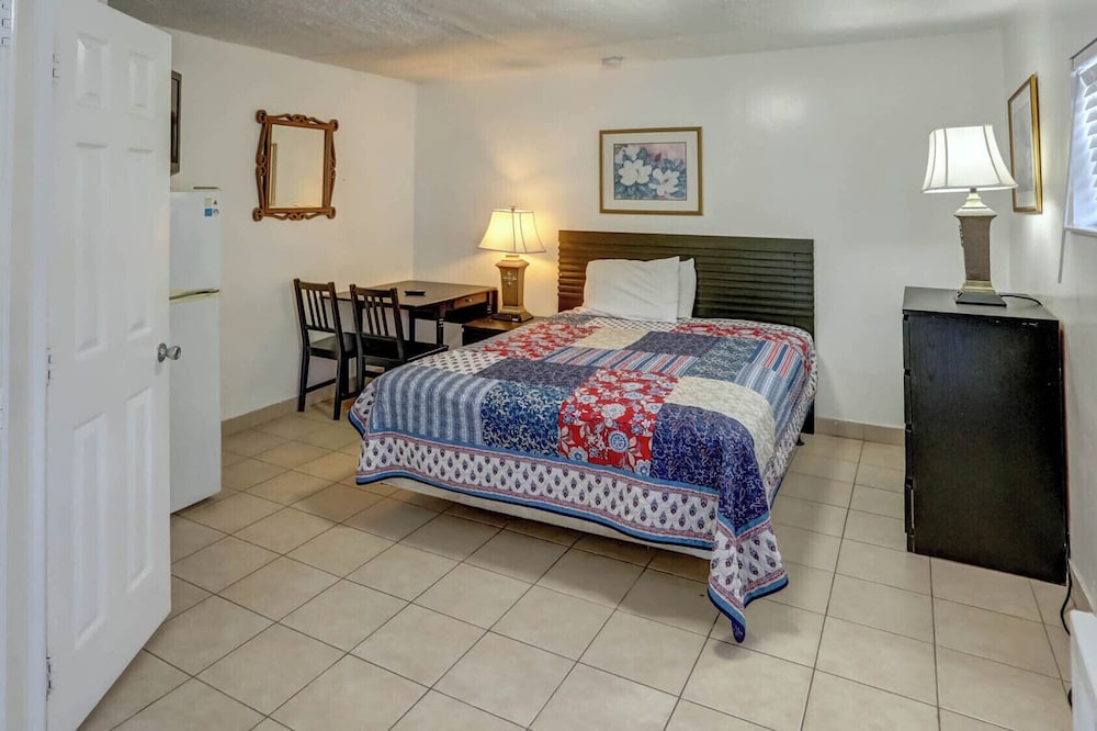 Richard's Motel - photo 24