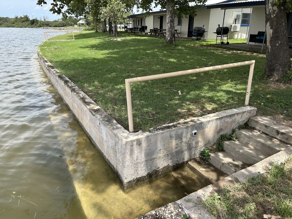 Oasis Lake Buchanan - photo 27
