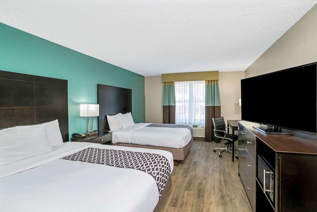 La Quinta Inn & Suites by Wyndham Lebanon - photo 13
