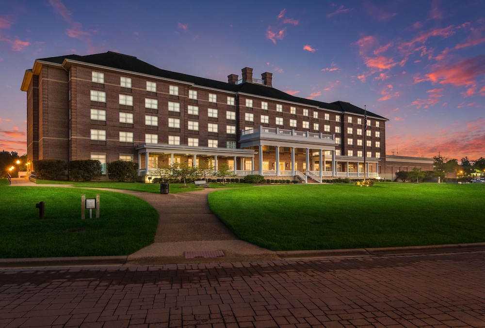 Hilton Garden Inn Suffolk Riverfront - photo 69